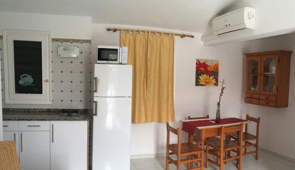 Apartaments California Cala'N Blanes  Δωμάτιο φωτογραφία