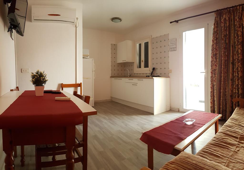 Apartaments California Cala'N Blanes  Εξωτερικό φωτογραφία