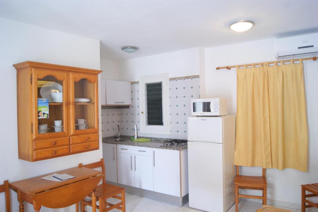 Apartaments California Cala'N Blanes  Εξωτερικό φωτογραφία